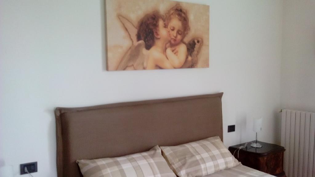 Crespi House Parabiago Quarto foto